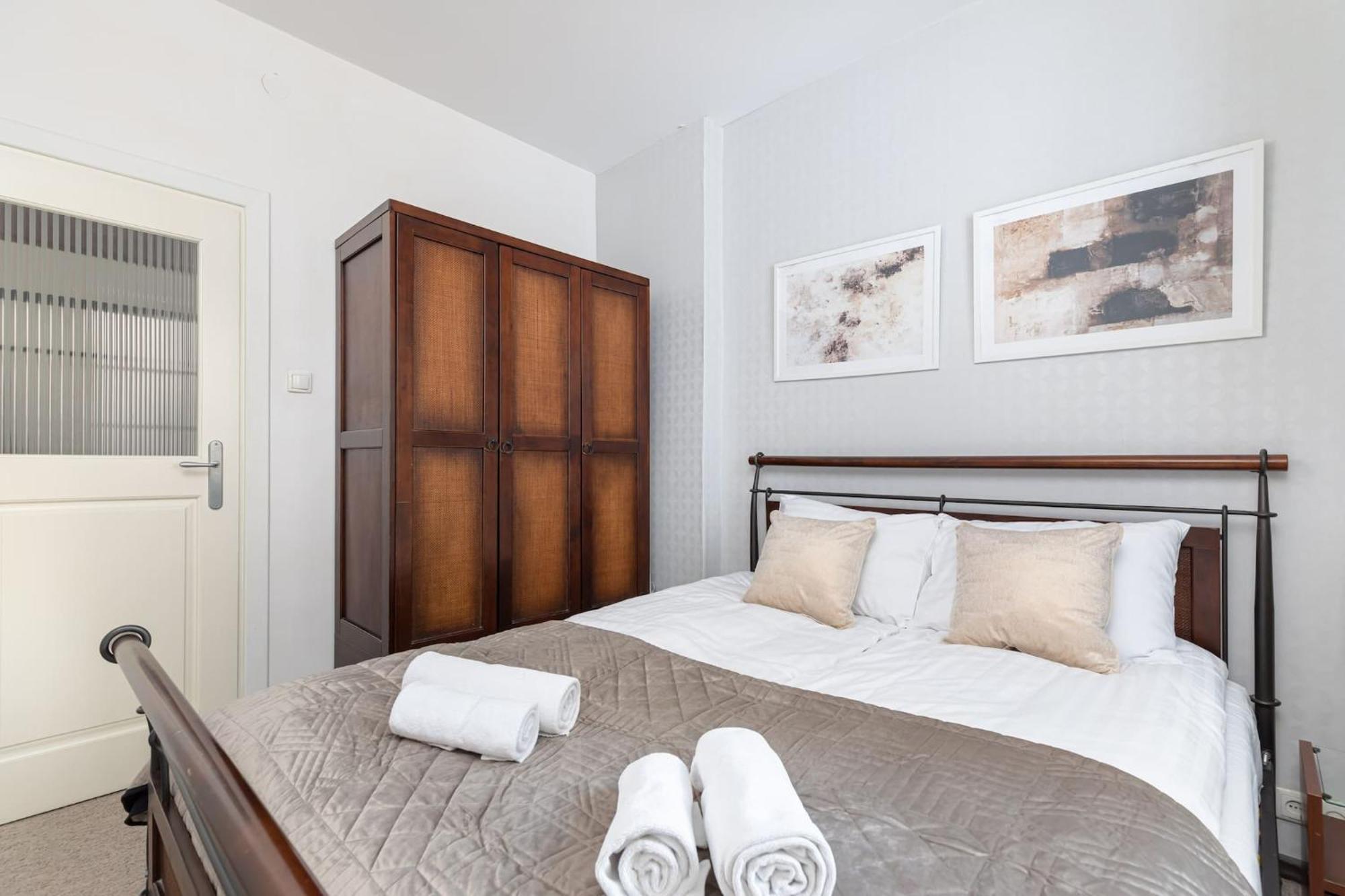 Fashioned Apartment Rycerska By Noclegi Renters Warsaw Ngoại thất bức ảnh