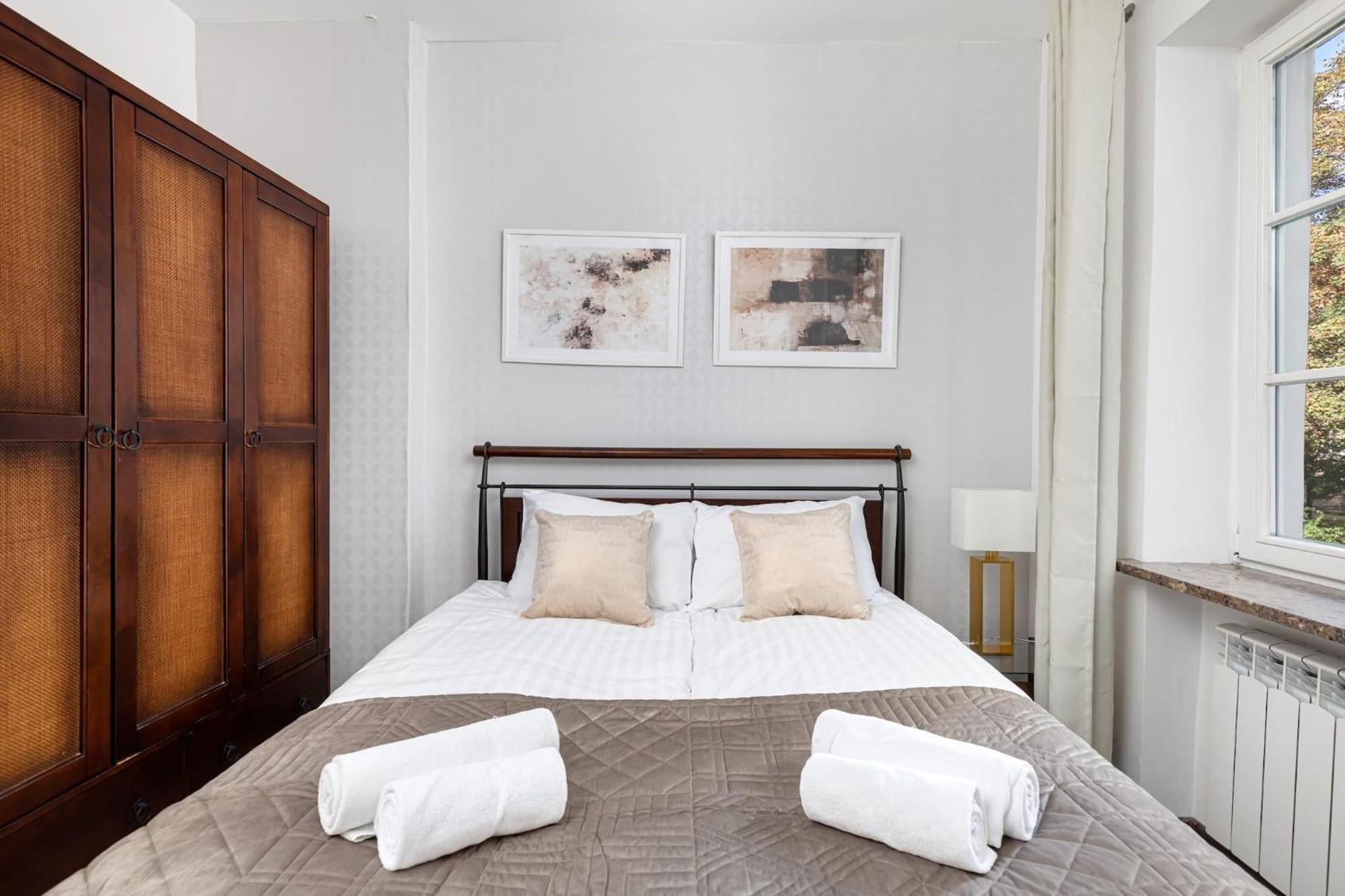 Fashioned Apartment Rycerska By Noclegi Renters Warsaw Ngoại thất bức ảnh