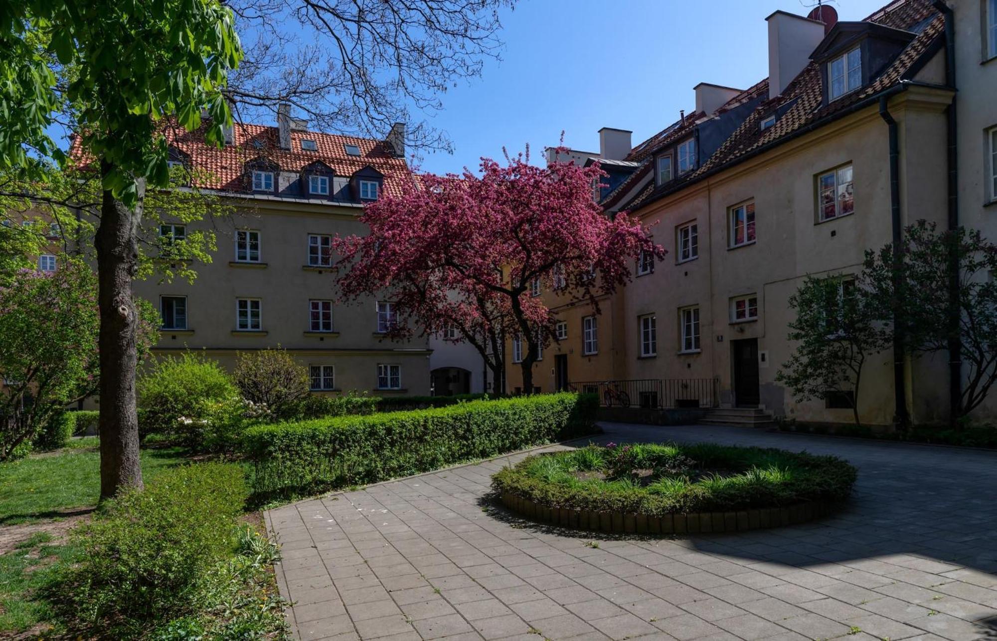 Fashioned Apartment Rycerska By Noclegi Renters Warsaw Ngoại thất bức ảnh